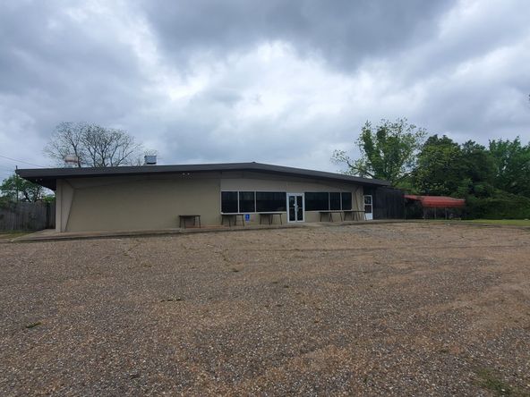 1313 E. Broad, Texarkana, AR 71854